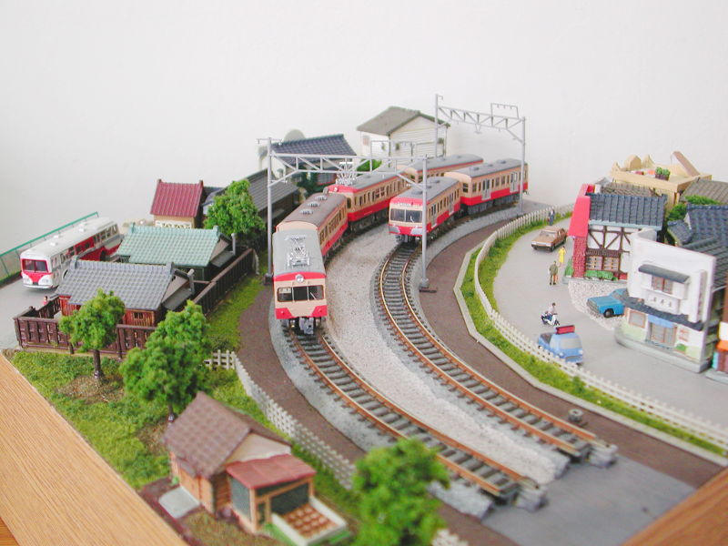 赤い西武線が良く似合う♪ 赤い西武線が良く似合う♪