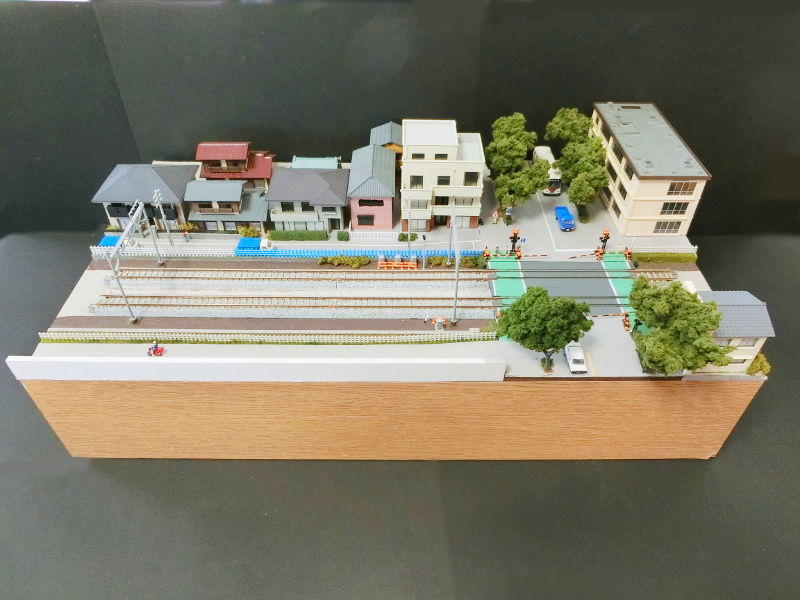 「踏切のある風景(西武新宿線・沼袋駅付近)」モジュール全景 「踏切のある風景(西武新宿線・沼袋駅付近)」モジュール全景