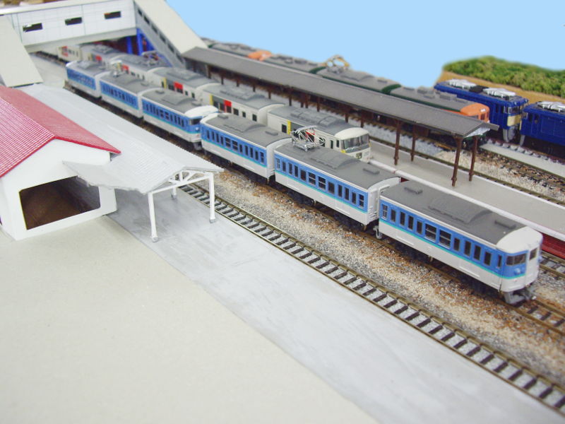 制作中の横川駅ホームの様子 制作中の横川駅ホームの様子