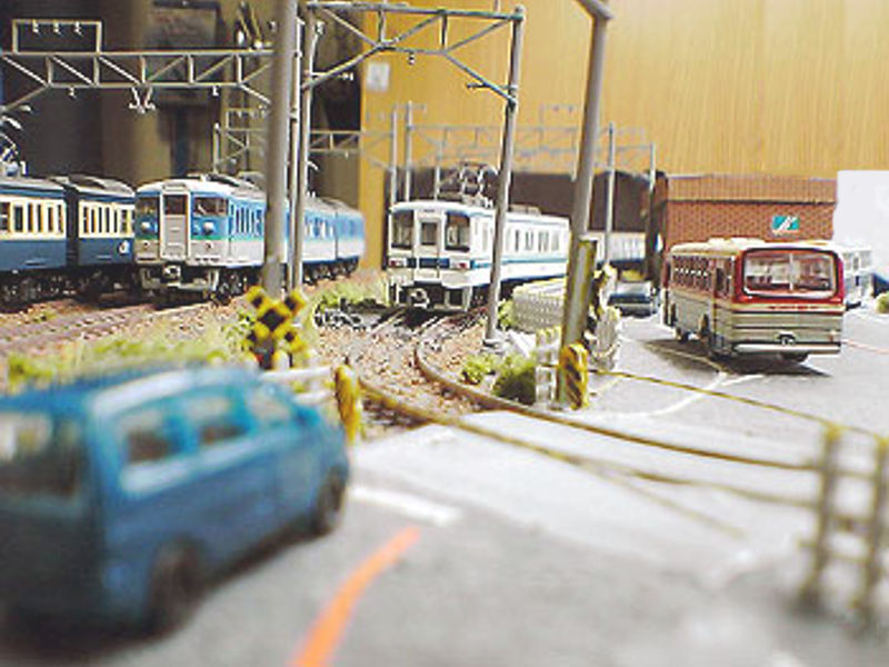 踏切にて 踏切にて