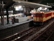 夜のローカル駅