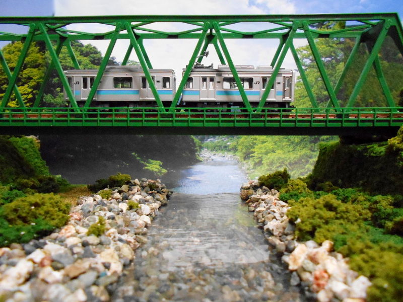 まりりんの作品会場へ