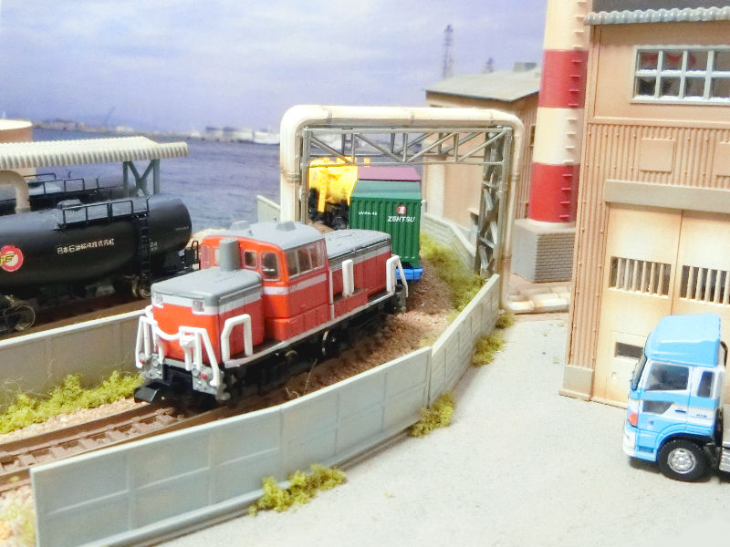 車輪と線路のきしむ音が聞こえてきそう♪ 車輪と線路のきしむ音が聞こえてきそう♪