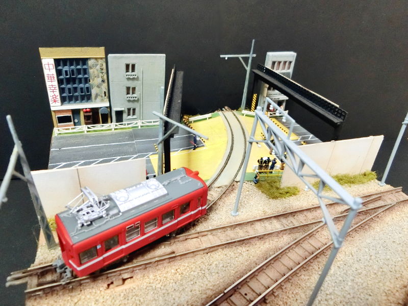 国道15号線の向こう側を見る 国道15号線の向こう側を見る