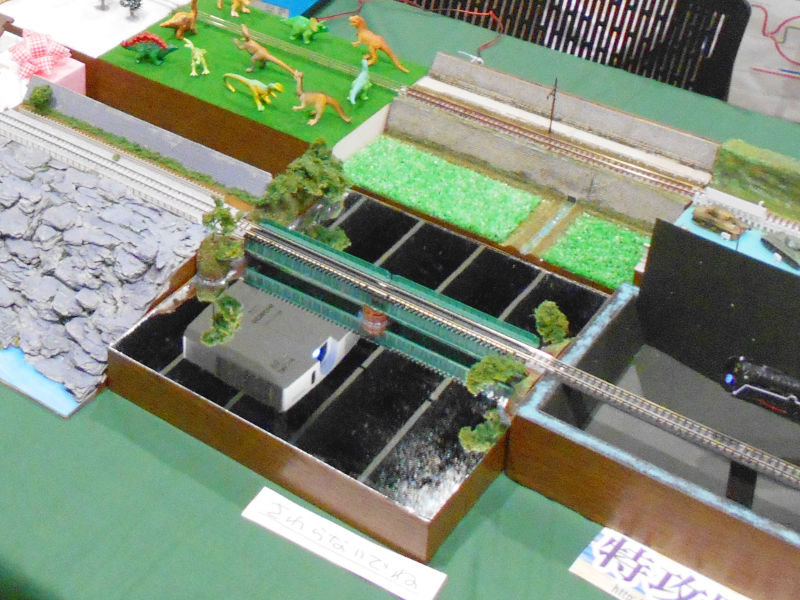 展示会場の黒い天井が反射(笑) 展示会場の黒い天井が反射(笑)