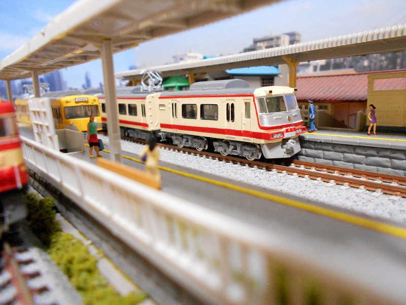 まりりんの作品会場へ