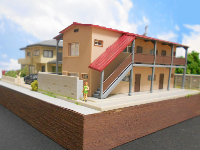 あれぇ?まだ来ないのかしら… あれぇ?まだ来ないのかしら…