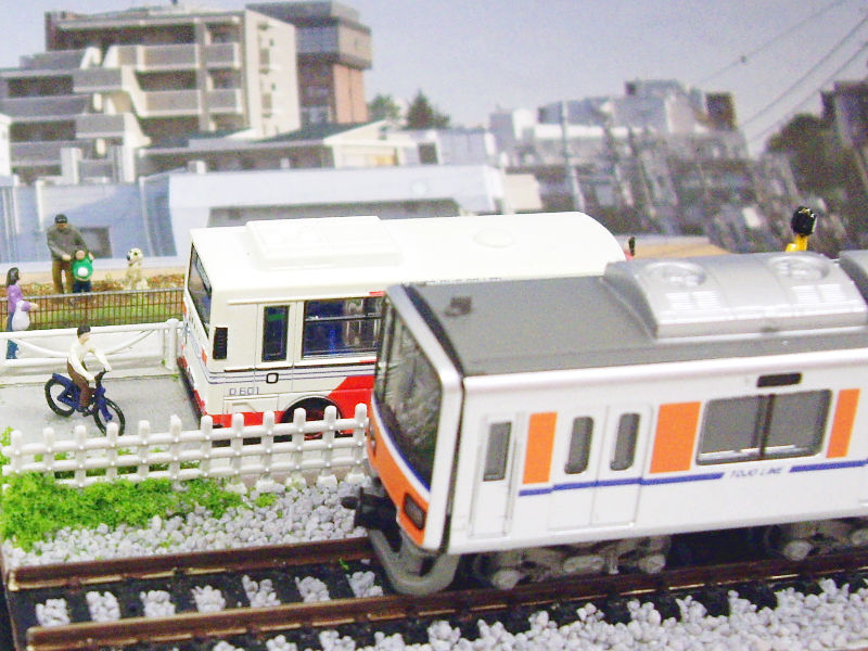 電車を見ている少年がポイント★ 電車を見ている少年がポイント★