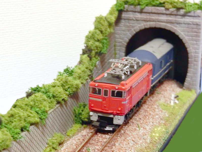 勾配に挑む寝台列車 勾配に挑む寝台列車