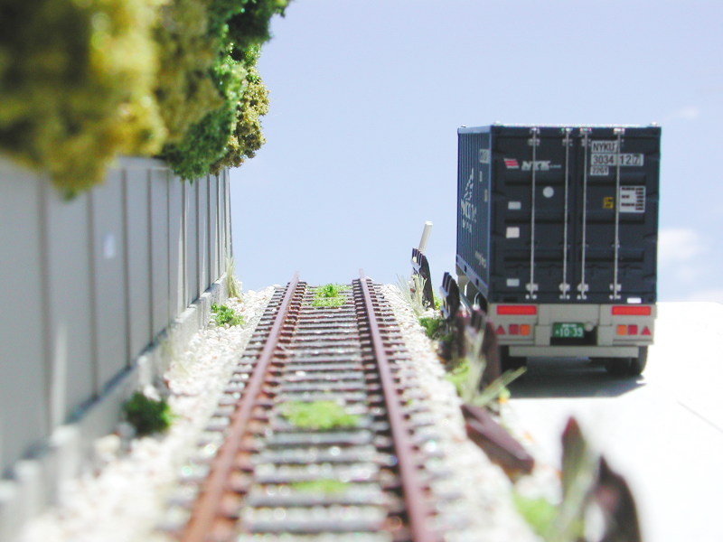 線路とトレーラー 線路とトレーラー