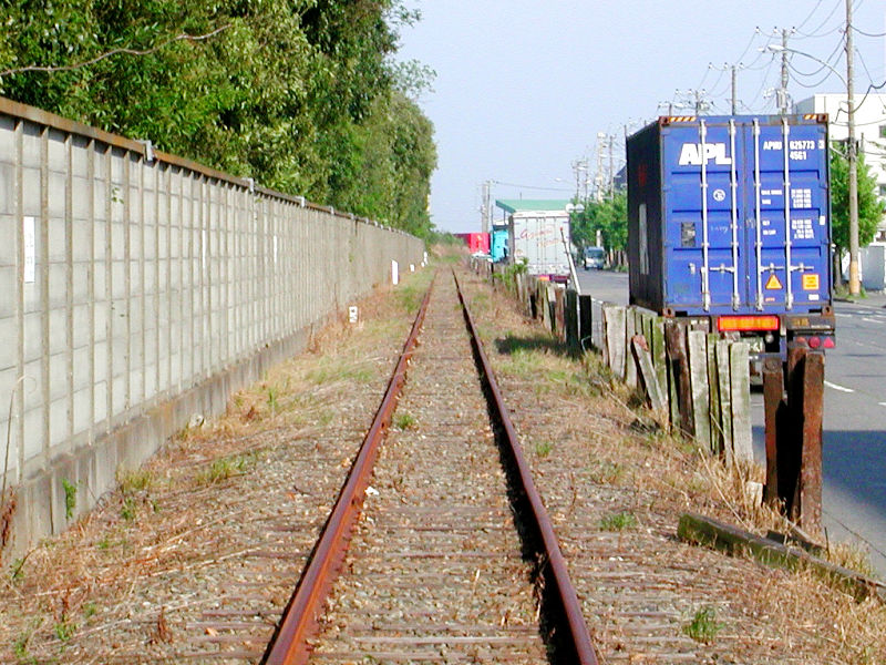 実物の横浜本牧・国際埠頭専用線の光景 実物の横浜本牧・国際埠頭専用線の光景