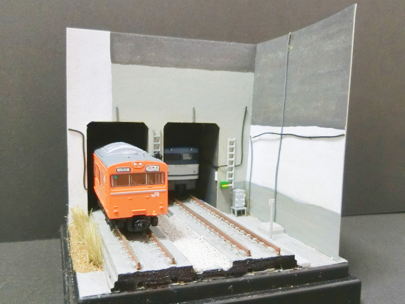 JR武蔵野線新小平駅のトンネル入口 JR武蔵野線新小平駅のトンネル入口