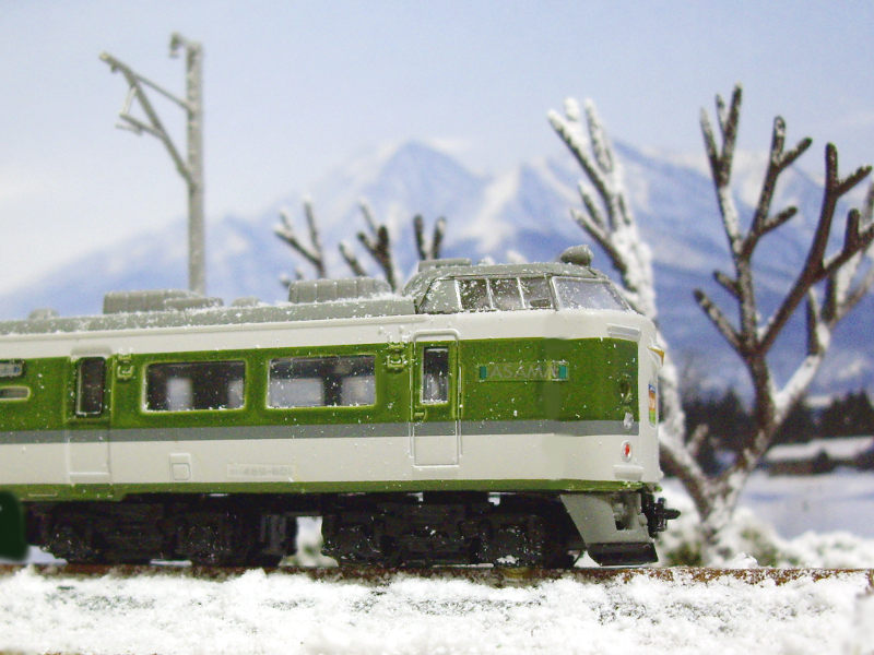 特急「あさま」と雪山 特急「あさま」と雪山