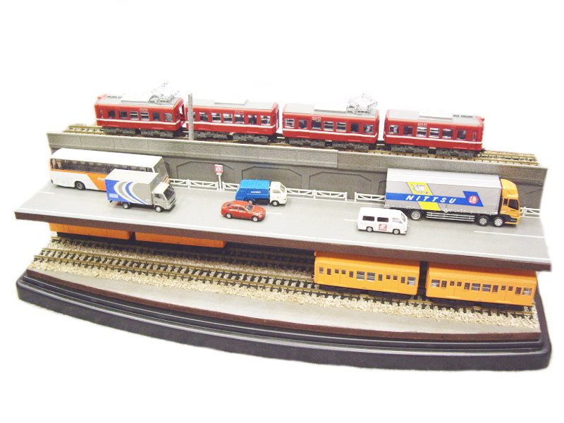 「都会の併走」ジオラマ全景 「都会の併走」ジオラマ全景