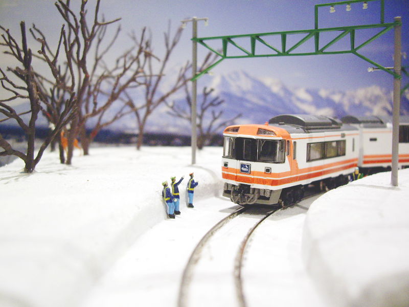 北の雪原を走るJR北海道キハ183系「おおぞら」 北の雪原を走るJR北海道キハ183系「おおぞら」