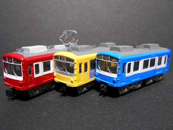 「京急電鉄800形YELLOW HAPPY DHARMA(ウソ電)」車両全体像 「京急電鉄800形YELLOW HAPPY DHARMA(ウソ電)」車両全体像