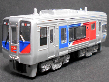 「JR四国キハN2000系」車両全体像(前向き) 「JR四国キハN2000系」車両全体像(前向き)