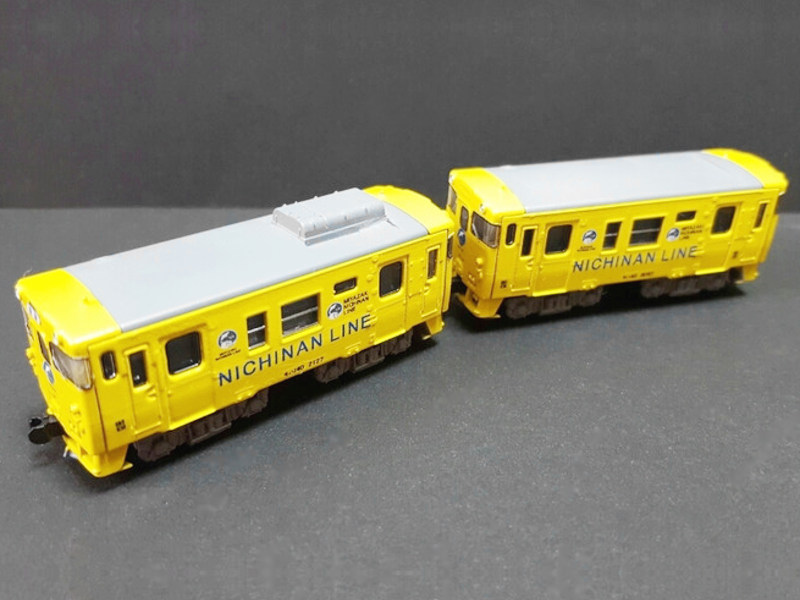 「JR九州キハ40系にちなんLINE」編成全体像 「JR九州キハ40系にちなんLINE」編成全体像