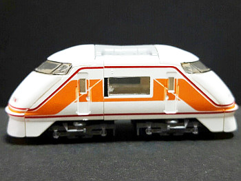 「東武鉄道100系スペーシア」車両全体像 「東武鉄道100系スペーシア」車両全体像