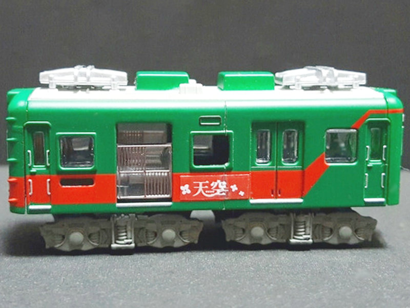 「南海電鉄2200系天空」車両全体像 「南海電鉄2200系天空」車両全体像