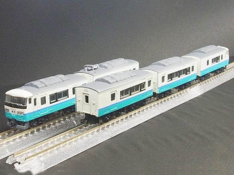 「JR東日本185系スーパービュー踊り子色(ウソ電)」編成全体像 「JR東日本185系スーパービュー踊り子色(ウソ電)」編成全体像