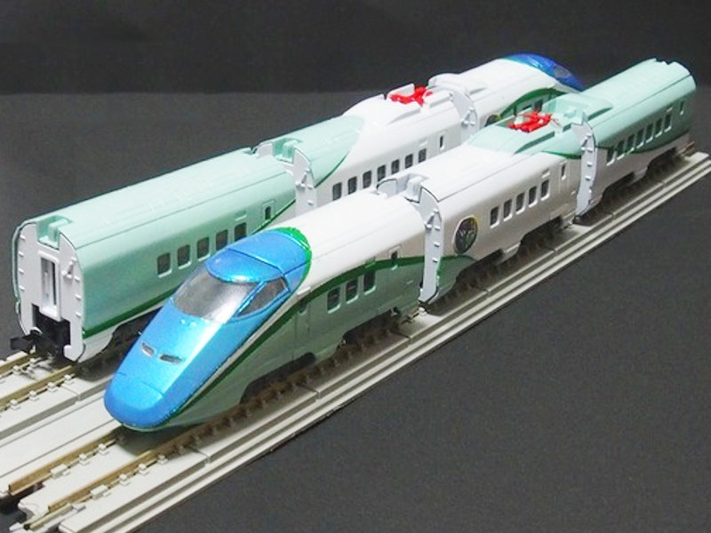 「JR東日本E3系とれいゆ つばさ」編成全体像 「JR東日本E3系とれいゆ つばさ」編成全体像