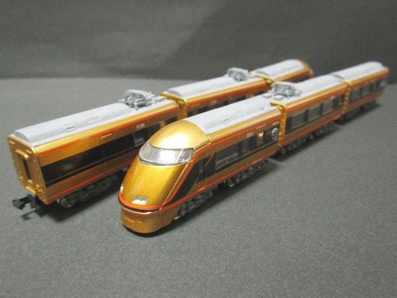 「東武鉄道100系日光詣スペーシア」編成全体像 「東武鉄道100系日光詣スペーシア」編成全体像