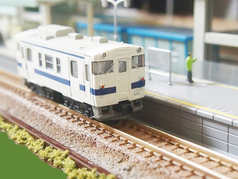 「JR九州キハ40形九州色」車両全体像 「JR九州キハ40形九州色」車両全体像