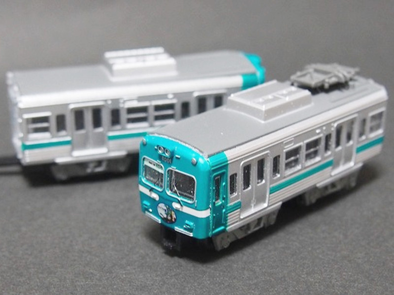 「岳南電車8000形」編成全体像 「岳南電車8000形」編成全体像