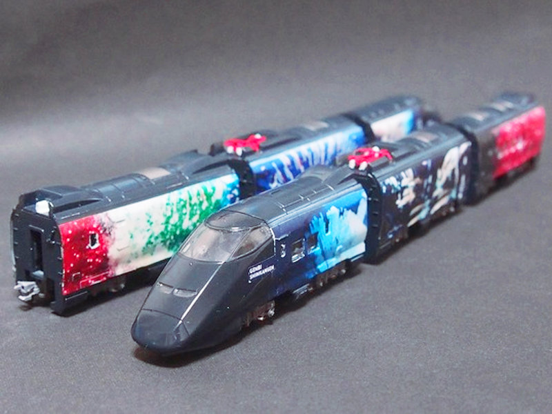 「JR東日本E3系現美新幹線」編成全体像 「JR東日本E3系現美新幹線」編成全体像