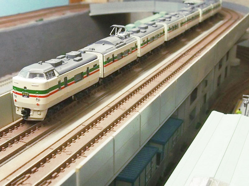 ♪8時ちょうどの~ あずさ2号でぇ~ ♪8時ちょうどの~ あずさ2号でぇ~