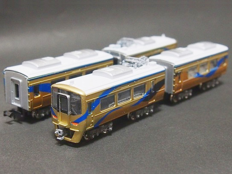 「泉北高速鉄道12000系泉北ライナー」編成全体像 「泉北高速鉄道12000系泉北ライナー」編成全体像