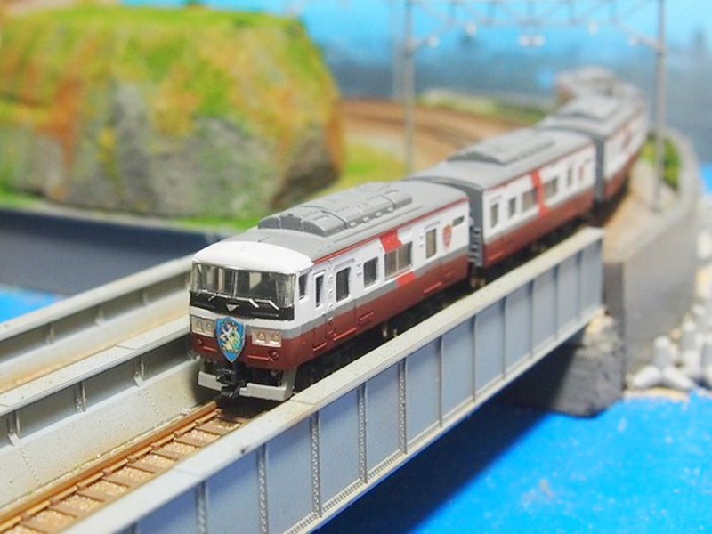 「JR東日本185系はれかぜ(ウソ電)」編成全体像 「JR東日本185系はれかぜ(ウソ電)」編成全体像