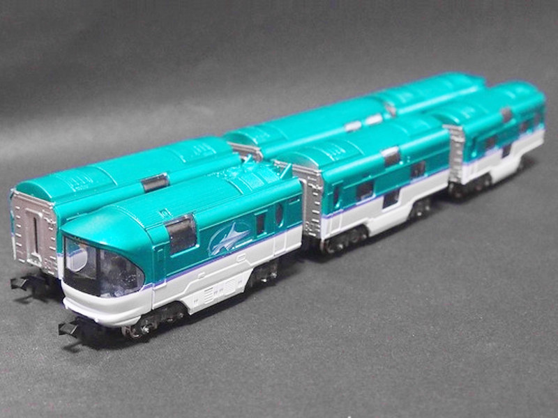 「JR東日本E26系北海道新幹線色(ウソ電)」編成全体像 「JR東日本E26系北海道新幹線色(ウソ電)」編成全体像