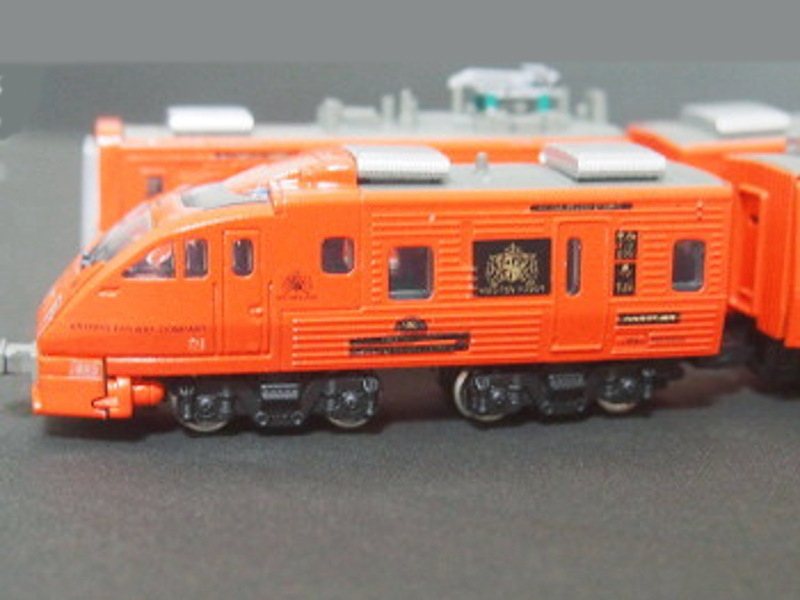 「JR九州883系ハウステンボス(ウソ電)」車両全体像 「JR九州883系ハウステンボス(ウソ電)」車両全体像