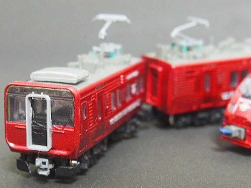 「JR九州883系レッドエクスプレス(ウソ電)」車両全体像 「JR九州883系レッドエクスプレス(ウソ電)」車両全体像