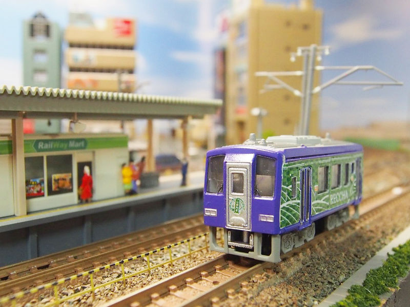 「JR西日本キハ120形」車両全体像 「JR西日本キハ120形」車両全体像