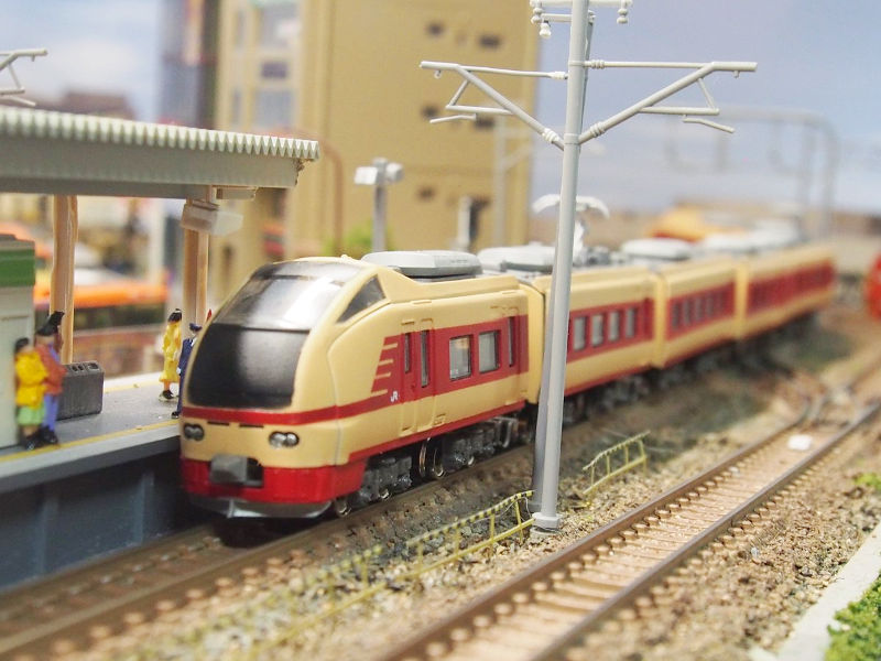 「JR東日本E653系国鉄色」編成全体像 「JR東日本E653系国鉄色」編成全体像