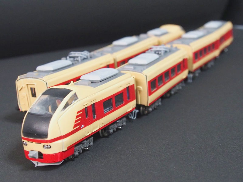 「JR東日本E653系国鉄色」編成全体像 「JR東日本E653系国鉄色」編成全体像