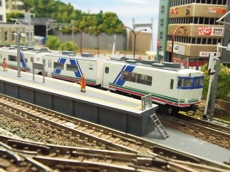 「JR西日本セイシェル」編成全体像 「JR西日本セイシェル」編成全体像