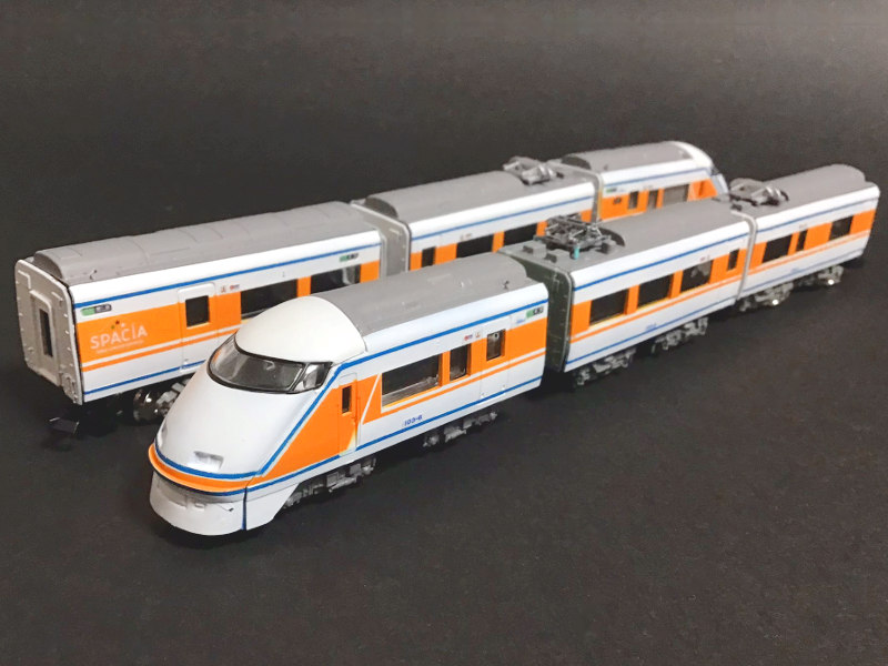 「東武鉄道100系スペーシア・サニーコーラルオレンジ」編成全体像 「東武鉄道100系スペーシア・サニーコーラルオレンジ」編成全体像