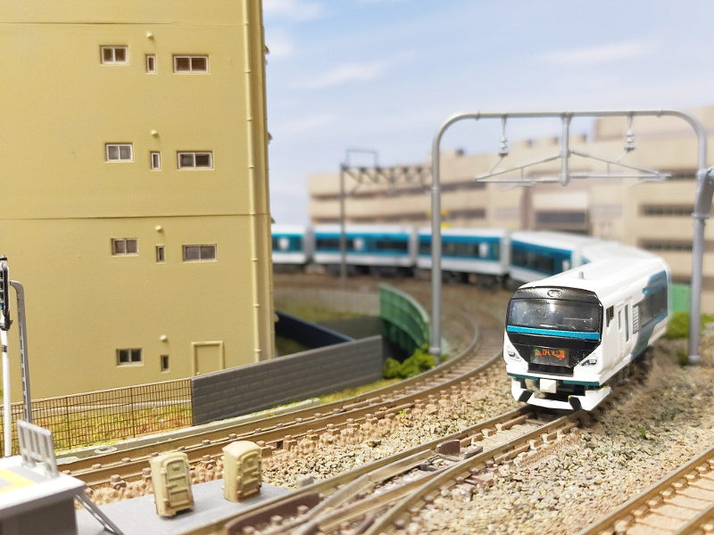 「JR東日本E257系踊り子」編成全体像 「JR東日本E257系踊り子」編成全体像