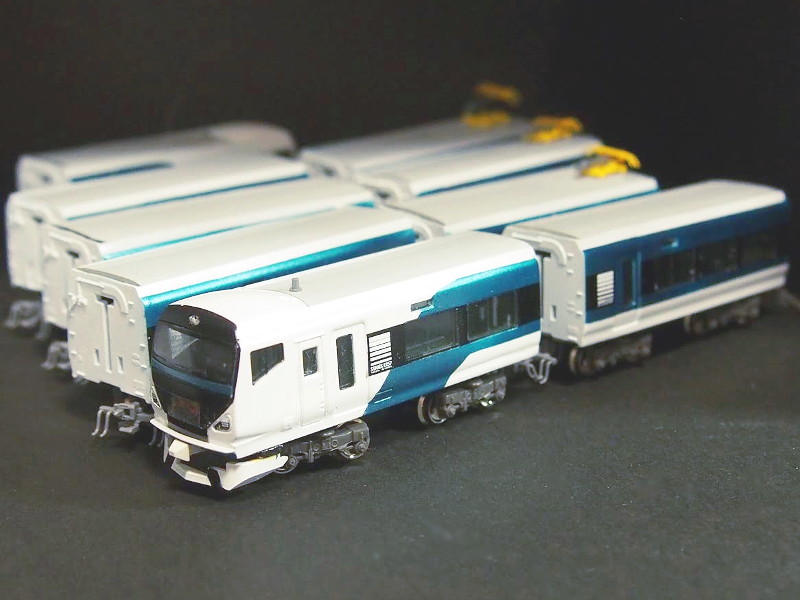 「JR東日本E257系踊り子」編成全体像 「JR東日本E257系踊り子」編成全体像