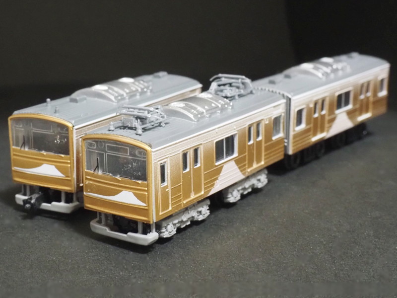 「富士急行6000系開業90周年記念」編成全体像 「富士急行6000系開業90周年記念」編成全体像