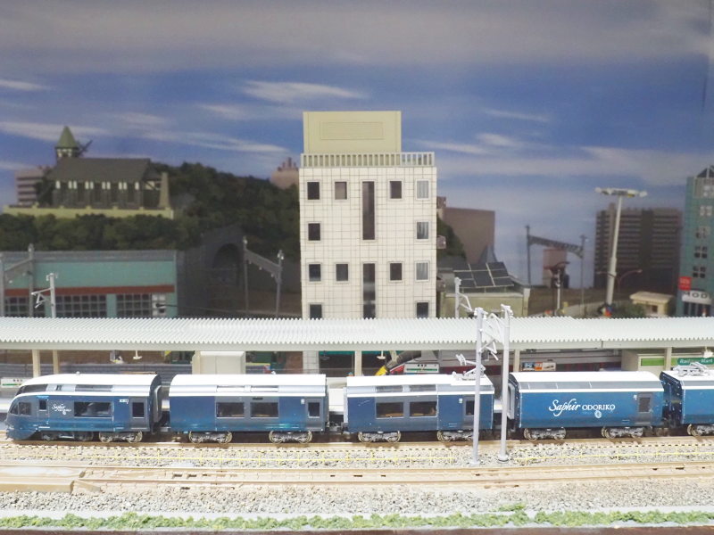 「JR東日本E261系サフィール踊り子」編成全体像 「JR東日本E261系サフィール踊り子」編成全体像