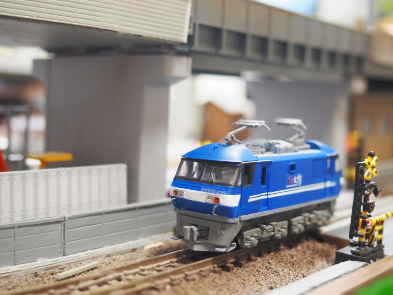 「JR貨物EF210形100番台新塗装」車両全体像 「JR貨物EF210形100番台新塗装」車両全体像