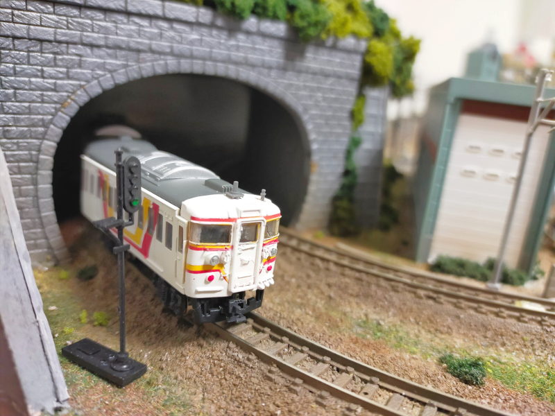 「JR東日本115系旧弥彦色」編成全体像 「JR東日本115系旧弥彦色」編成全体像