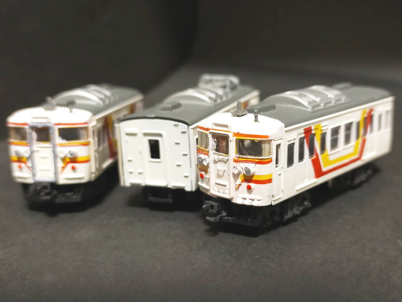 「JR東日本115系旧弥彦色」編成全体像 「JR東日本115系旧弥彦色」編成全体像