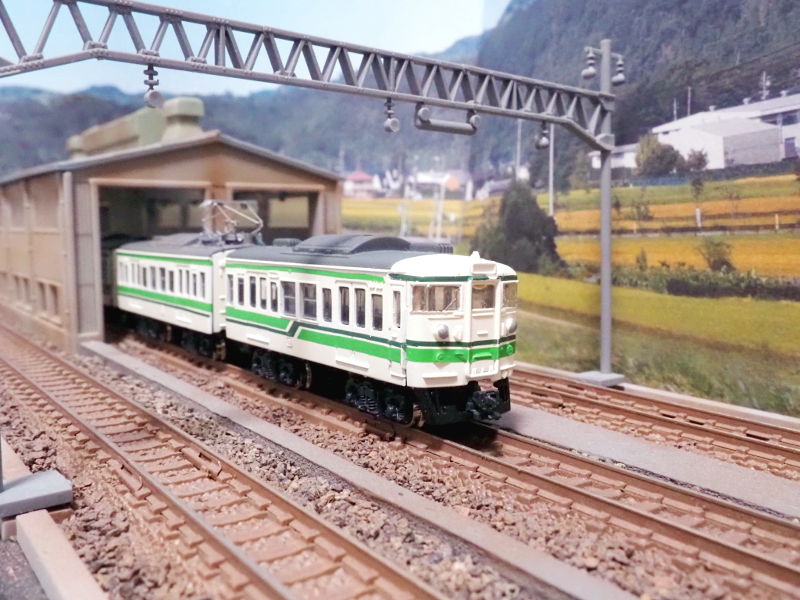 「JR東日本115系2次新潟色」編成全体像 「JR東日本115系2次新潟色」編成全体像