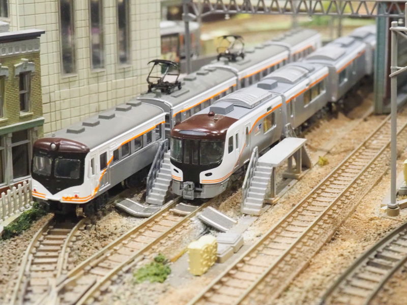 車庫で休憩中の特急「ひだ」 車庫で休憩中の特急「ひだ」